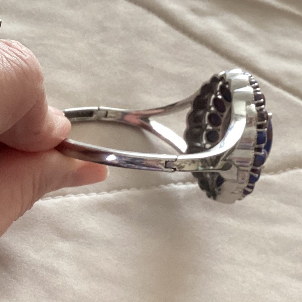 NWOT – Pure Stainless steel, Large round & oval Purple Dahlia bangle bracelet - Picture 15 of 16